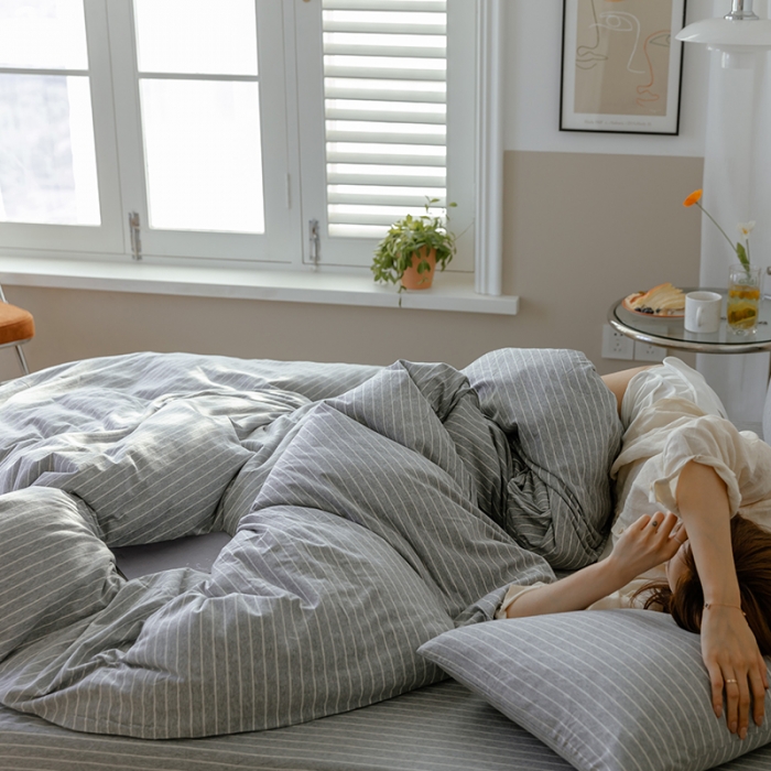 91家纺网 家纺一手货源 找家纺 华超针织 2021新款针织条纹四件套 麻灰细条