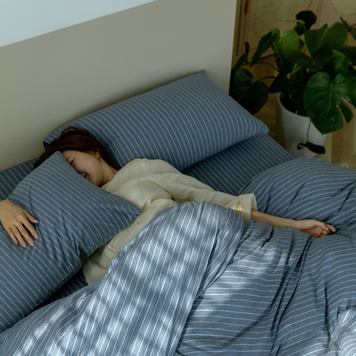 91家纺网 家纺一手货源 找家纺 华超针织 2021新款针织条纹四件套 牛仔蓝细条