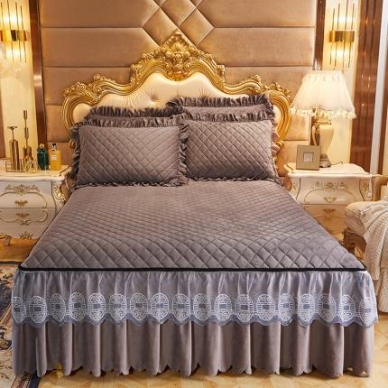 91家纺网 家纺一手货源 找家纺 情恒2025新款夹棉水晶绒可拆卸床裙三件套金碧辉煌系列 贵族色