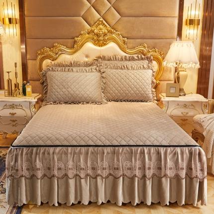 91家纺网 家纺一手货源 找家纺 （总）情恒2025新款夹棉水晶绒可拆卸床裙三件套金碧辉煌系列