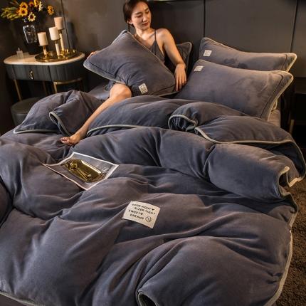 91家纺网 家纺一手货源 找家纺 （总）印季2023新款纯色包边加厚牛奶绒宝宝绒四件套