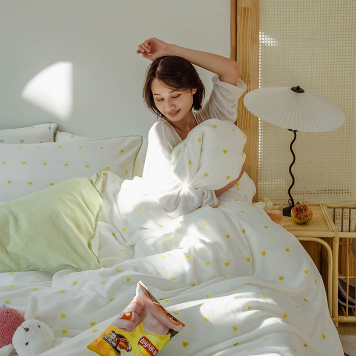 91家纺网 家纺一手货源 找家纺 狠狠爱 2020新款小清新牛奶绒四件套-小甜心 香草黄