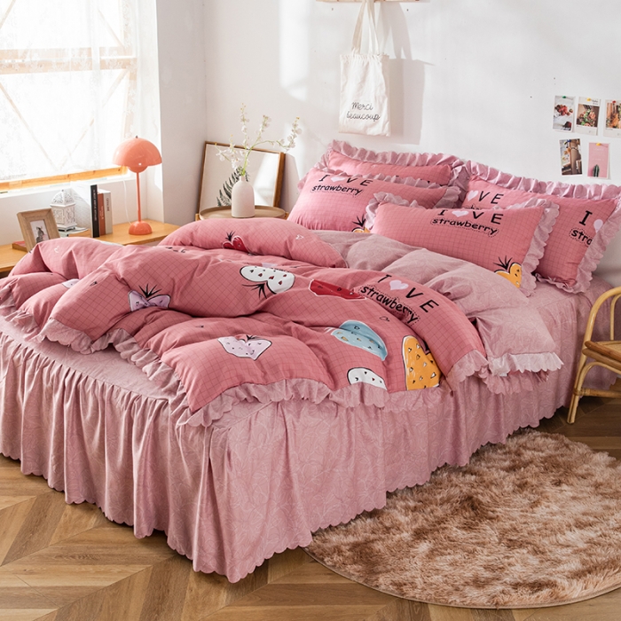 91家纺网 家纺一手货源 找家纺 纽缦 2020新款加厚磨毛床裙款四件套 迷情草莓