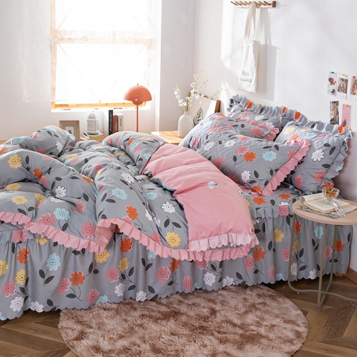 91家纺网 家纺一手货源 找家纺 纽缦 2020新款加厚磨毛夹棉床裙款四件套 豆蔻年华