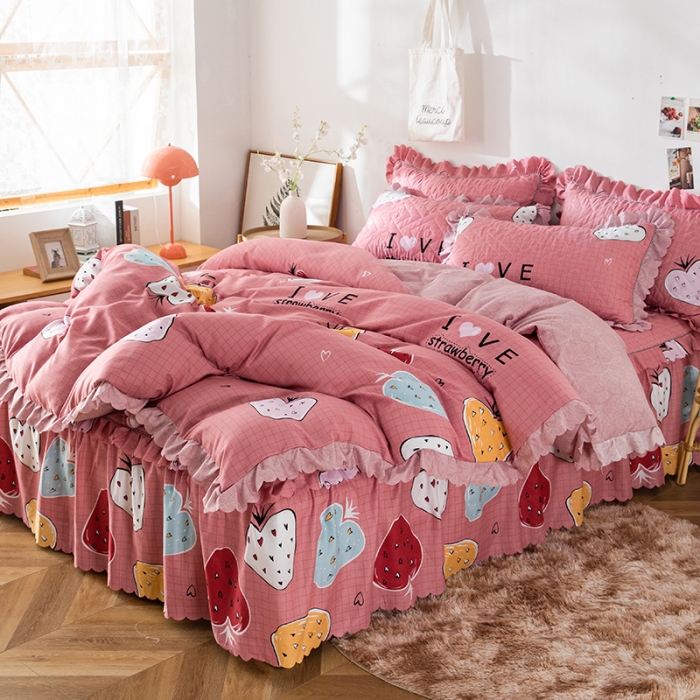 91家纺网 家纺一手货源 找家纺 纽缦 2020新款加厚磨毛夹棉床裙款四件套 迷情草莓