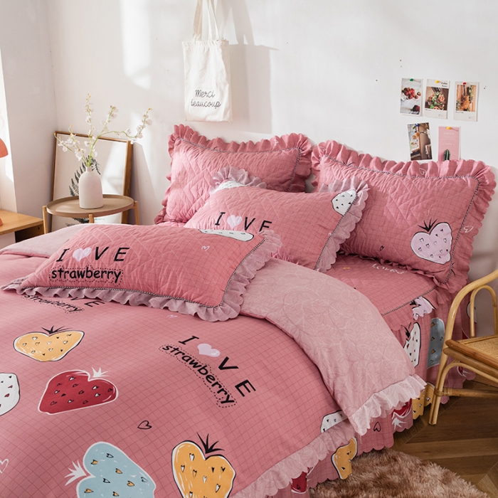 91家纺网 家纺一手货源 找家纺 纽缦 2020新款加厚磨毛夹棉床裙款四件套 迷情草莓