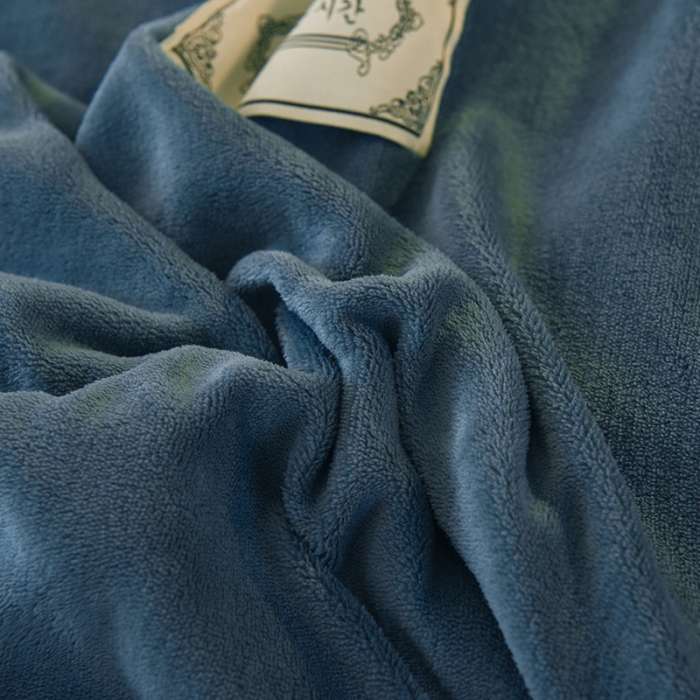 91家纺网 家纺一手货源 找家纺 眠博士 2021新款牛奶绒多功能轻奢款毛毯 靛青