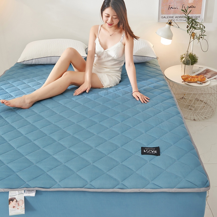 91家纺网 家纺一手货源 找家纺 宅部落 2020针织棉纯加棉床笠夹棉床垫保护罩 勿忘草蓝