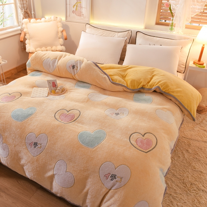 91家纺网 家纺一手货源 找家纺 甜之梦 2025新款310g雪花绒单品包边被套 爱心圈