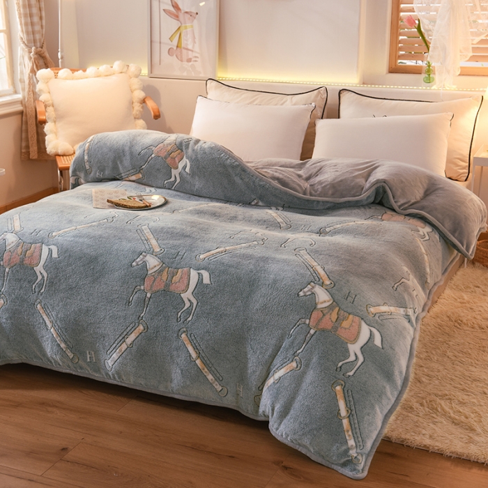 91家纺网 家纺一手货源 找家纺 甜之梦 2025新款310g雪花绒单品包边被套 马到成功