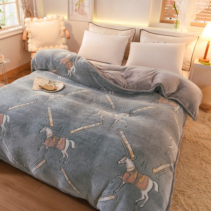 91家纺网 家纺一手货源 找家纺 甜之梦 2025新款310g雪花绒单品包边被套 马到成功