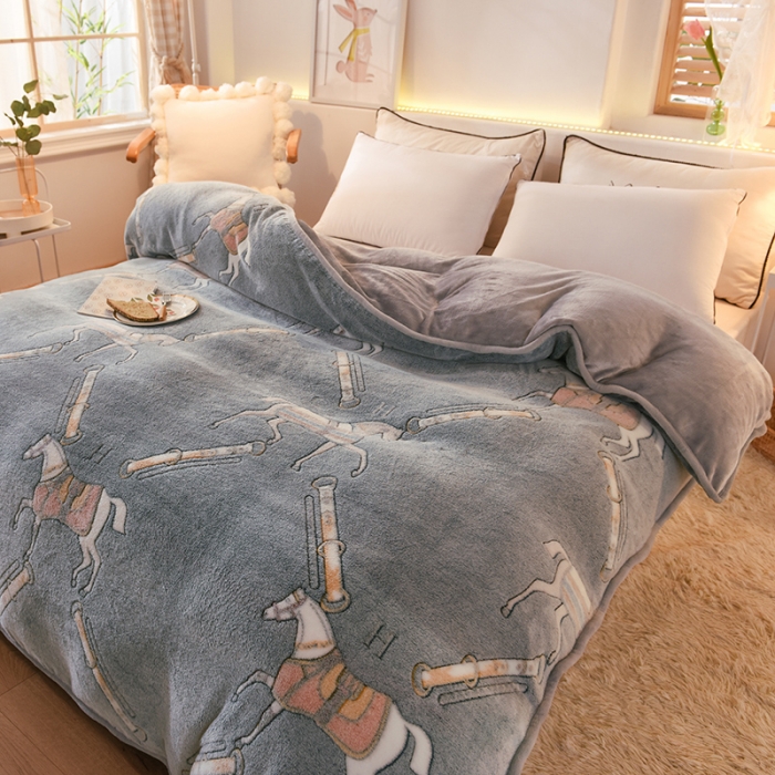 91家纺网 家纺一手货源 找家纺 甜之梦 2025新款310g雪花绒单品包边被套 马到成功