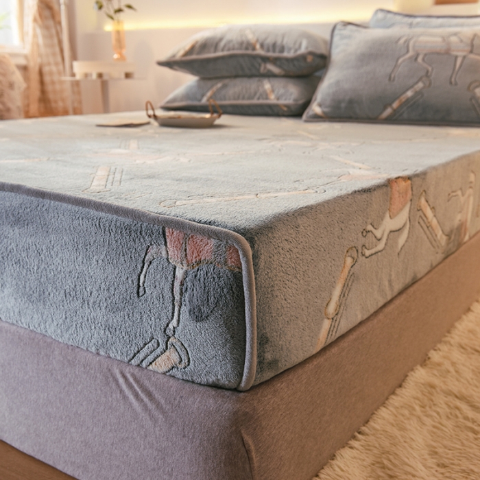 91家纺网 家纺一手货源 找家纺 甜之梦 2025新款310g雪花绒单品床笠 马到成功