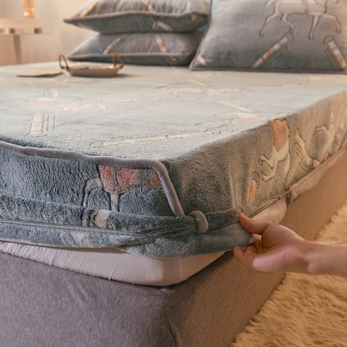 91家纺网 家纺一手货源 找家纺 甜之梦 2025新款310g雪花绒单品床笠 马到成功