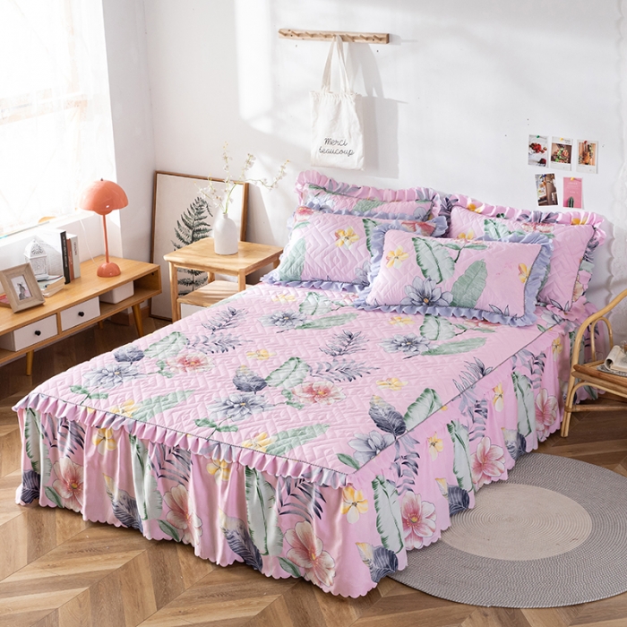 91家纺网 家纺一手货源 找家纺 纽缦 2020新款加厚磨毛单件夹棉床裙 梦幻花田粉