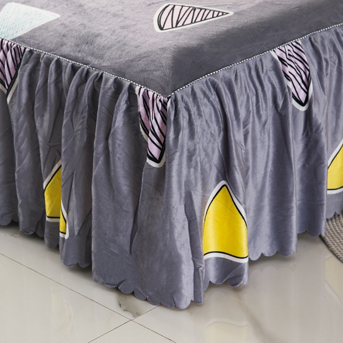 91家纺网 家纺一手货源 找家纺 纽缦 2020新款绒单层床裙 几何图案灰