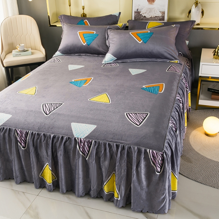 91家纺网 家纺一手货源 找家纺 纽缦 2020新款绒单层床裙 几何图案灰