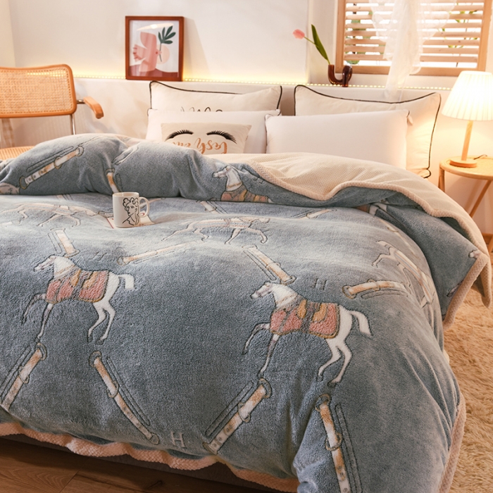 91家纺网 家纺一手货源 找家纺 甜之梦2025新款310g雪花绒单品多功能毛毯被套 马到成功