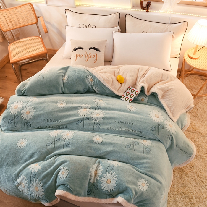 91家纺网 家纺一手货源 找家纺 甜之梦2025新款310g雪花绒单品多功能毛毯被套 浅绿之花