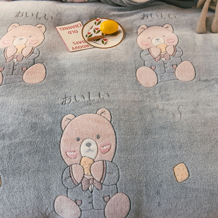 91家纺网 家纺一手货源 找家纺 甜之梦2025新款310g雪花绒单品多功能毛毯被套 小熊维尼