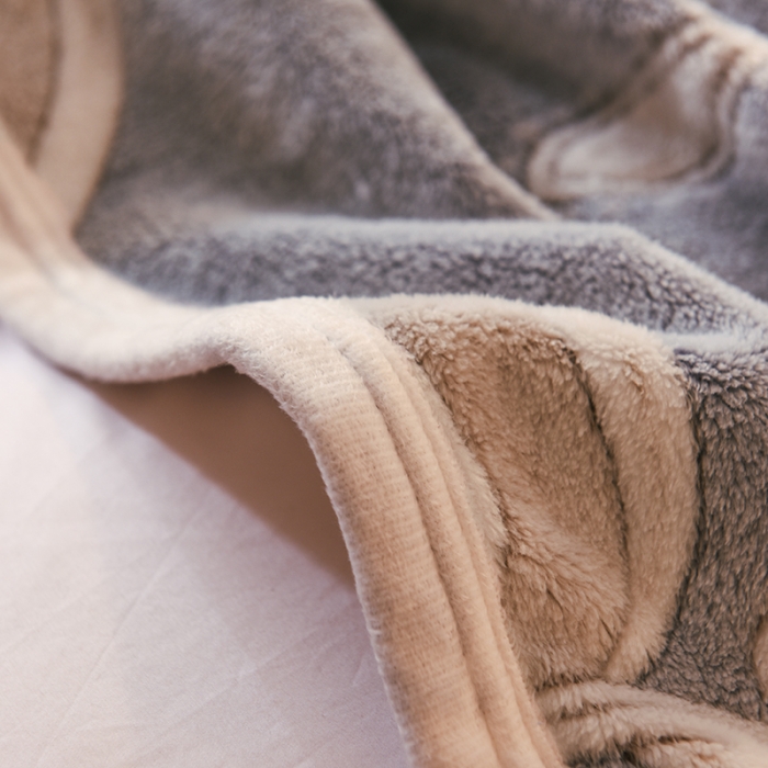 91家纺网 家纺一手货源 找家纺 甜之梦 2025新款310g雪花绒单品毛毯 欧式经典