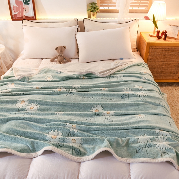 91家纺网 家纺一手货源 找家纺 甜之梦 2025新款310g雪花绒单品毛毯 浅绿之花