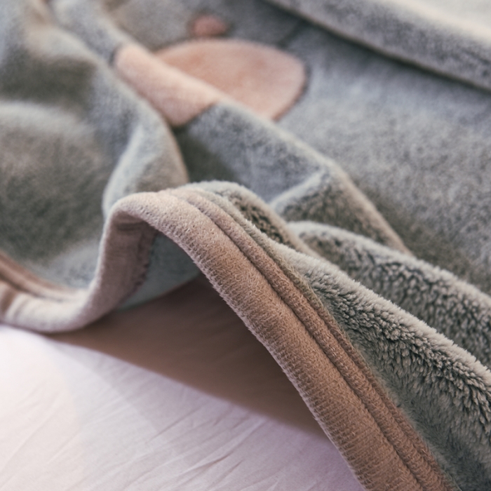 91家纺网 家纺一手货源 找家纺 甜之梦 2025新款310g雪花绒单品毛毯 小熊维尼