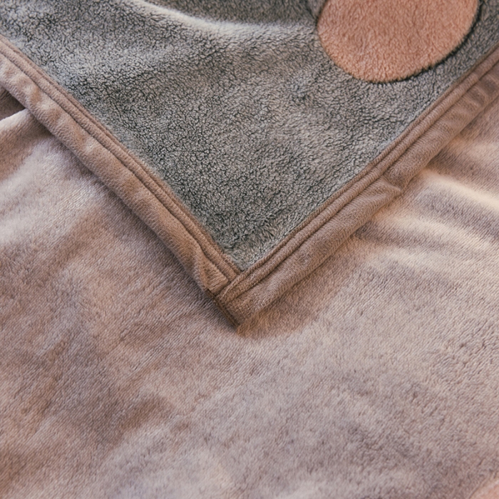 91家纺网 家纺一手货源 找家纺 甜之梦 2025新款310g雪花绒单品毛毯 小熊维尼