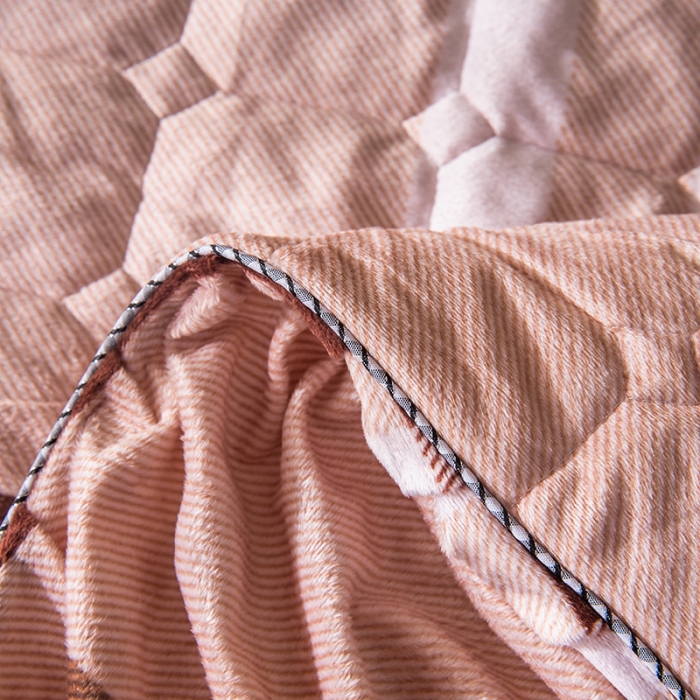 91家纺网 家纺一手货源 找家纺 纽缦 2020新款绒夹棉床裙 花格子