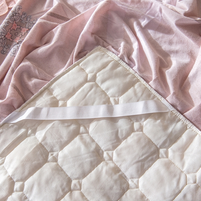 91家纺网 家纺一手货源 找家纺 纽缦 2020新款绒夹棉床裙 花格子