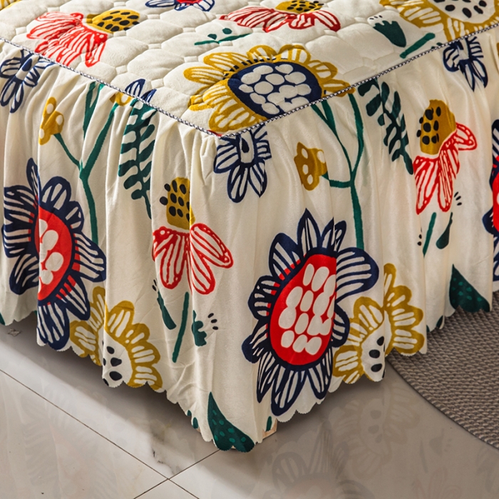 91家纺网 家纺一手货源 找家纺 纽缦 2020新款绒夹棉床裙 花花世界