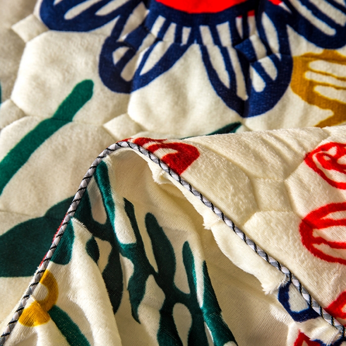 91家纺网 家纺一手货源 找家纺 纽缦 2020新款绒夹棉床裙 花花世界