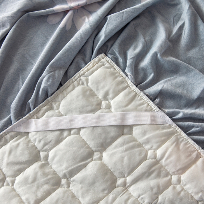 91家纺网 家纺一手货源 找家纺 纽缦 2020新款绒夹棉床裙 陌上花颜蓝