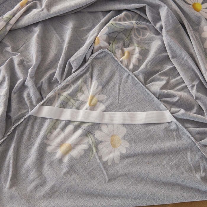 91家纺网 家纺一手货源 找家纺 纽缦 2020新款绒单层床裙四件套 雏菊满园灰