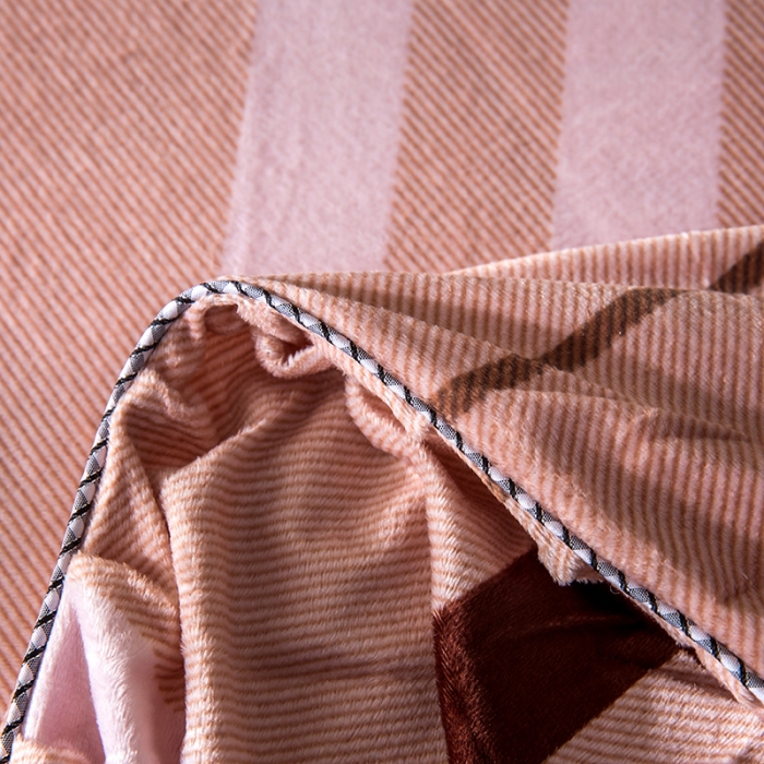 91家纺网 家纺一手货源 找家纺 纽缦 2020新款绒单层床裙四件套 花格子