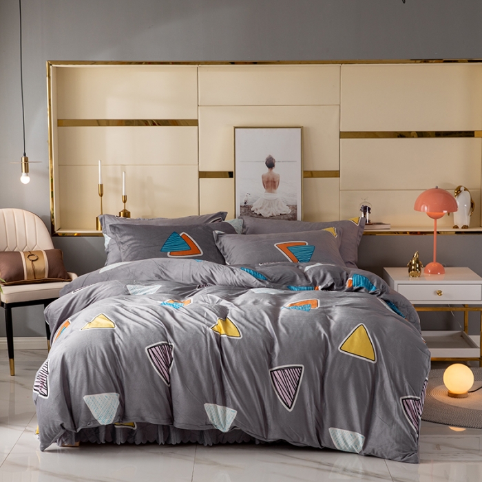 91家纺网 家纺一手货源 找家纺 纽缦 2020新款绒单层床裙四件套 几何图案灰