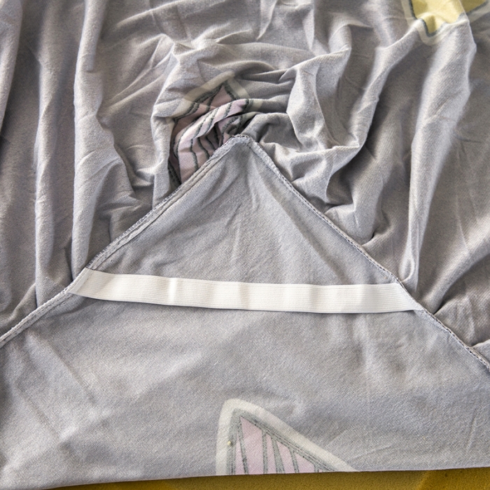 91家纺网 家纺一手货源 找家纺 纽缦 2020新款绒单层床裙四件套 几何图案灰