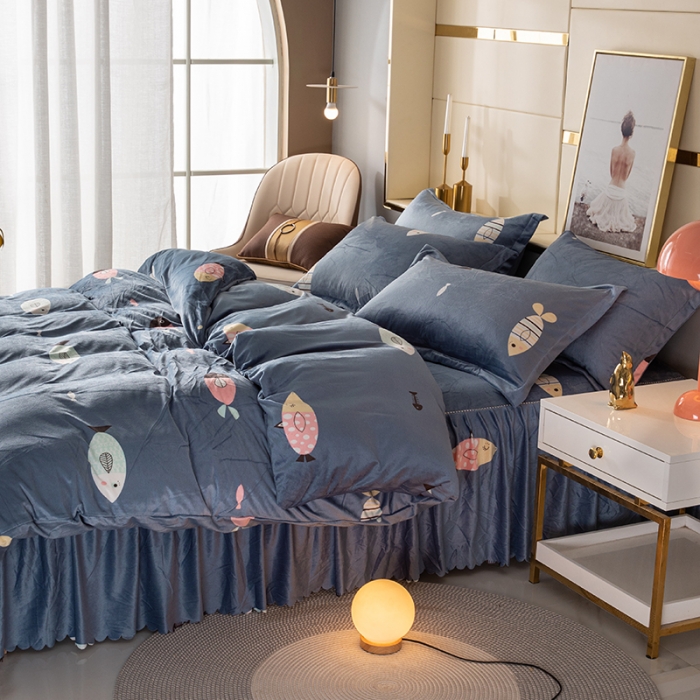 91家纺网 家纺一手货源 找家纺 纽缦 2020新款绒单层床裙四件套 鱼水深情天蓝