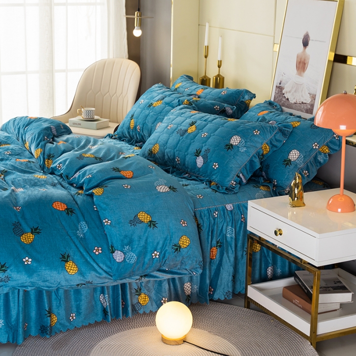 91家纺网 家纺一手货源 找家纺 纽缦 2020新款绒夹棉床裙四件套 菠萝蜜蓝