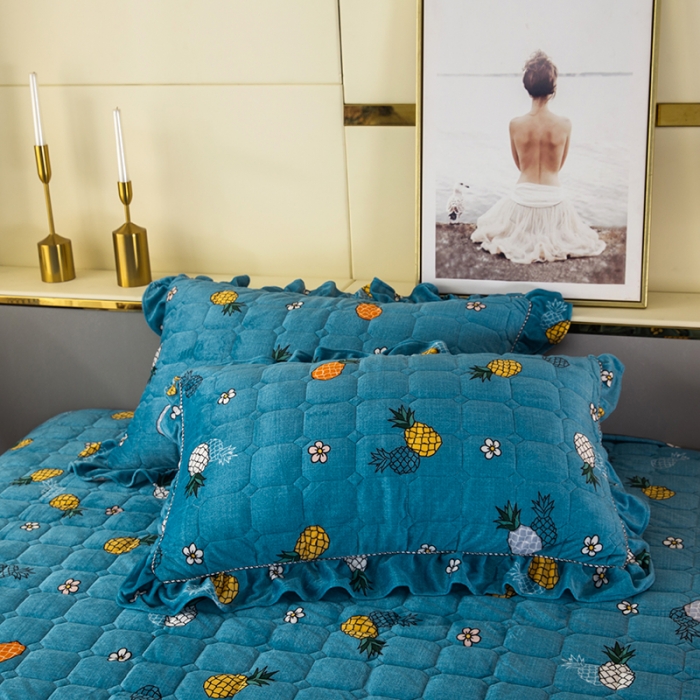 91家纺网 家纺一手货源 找家纺 纽缦 2020新款绒夹棉床裙四件套 菠萝蜜蓝