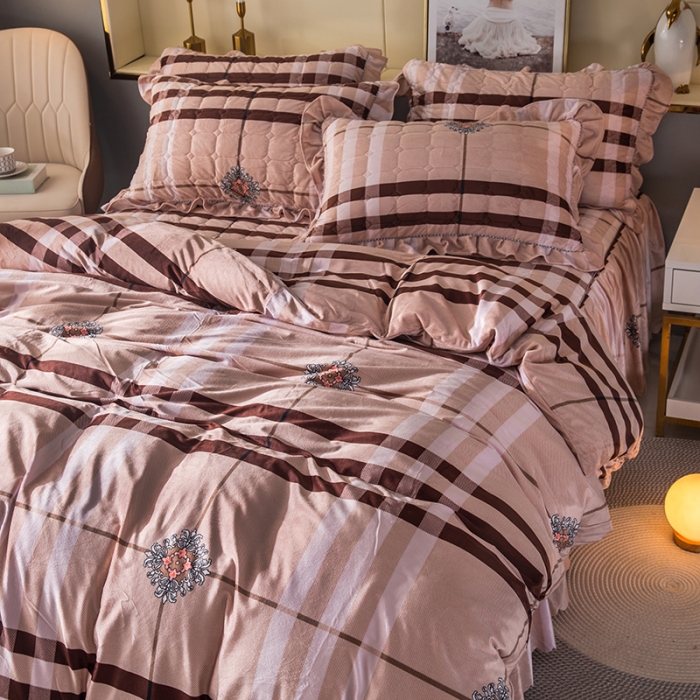 91家纺网 家纺一手货源 找家纺 纽缦 2020新款绒夹棉床裙四件套 花格子