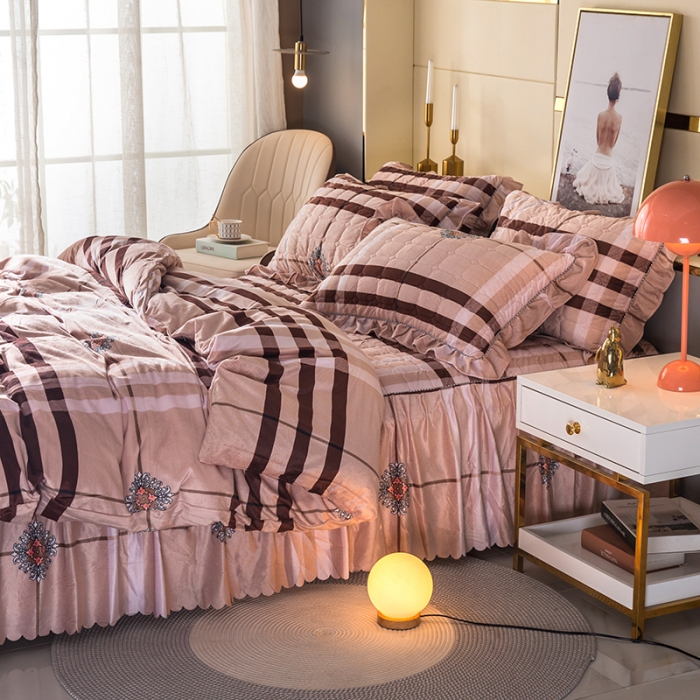 91家纺网 家纺一手货源 找家纺 纽缦 2020新款绒夹棉床裙四件套 花格子