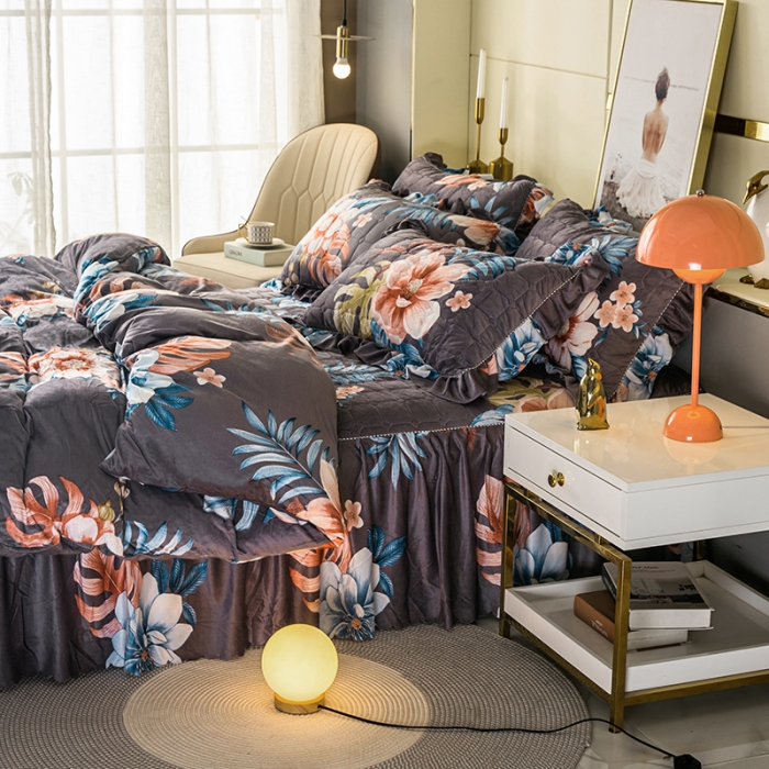 91家纺网 家纺一手货源 找家纺 纽缦 2020新款绒夹棉床裙四件套 花颜灰