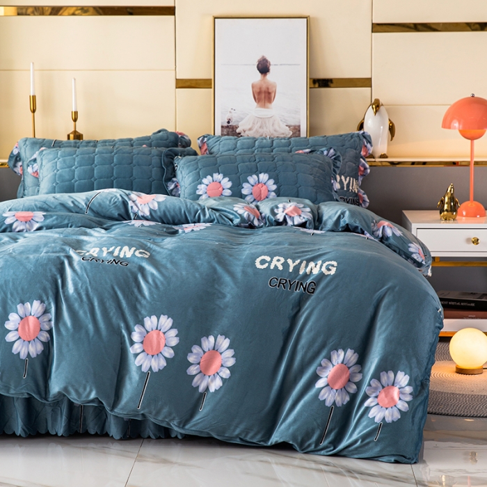 91家纺网 家纺一手货源 找家纺 纽缦 2020新款绒夹棉床裙四件套 陌上花颜蓝