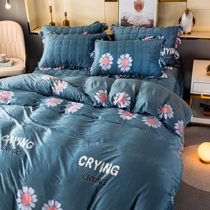 91家纺网 家纺一手货源 找家纺 纽缦 2020新款绒夹棉床裙四件套 陌上花颜蓝