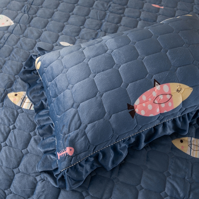 91家纺网 家纺一手货源 找家纺 纽缦 2020新款绒夹棉床裙四件套 鱼水深情天蓝