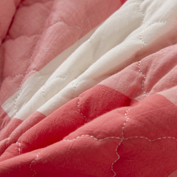 91家纺网 家纺一手货源 找家纺 久典 2023新款全棉色织水洗棉夹棉床笠 粉大格