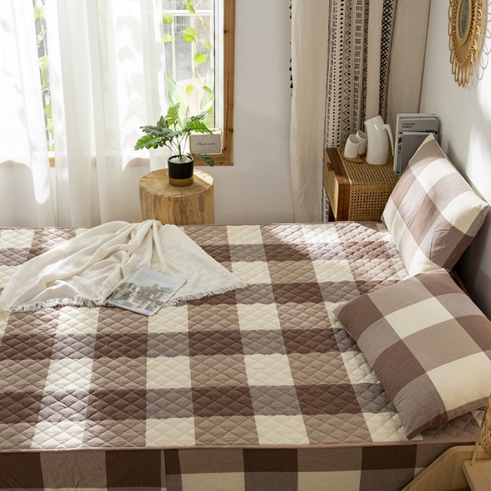 91家纺网 家纺一手货源 找家纺 久典 2023新款全棉色织水洗棉夹棉床笠 咖大格