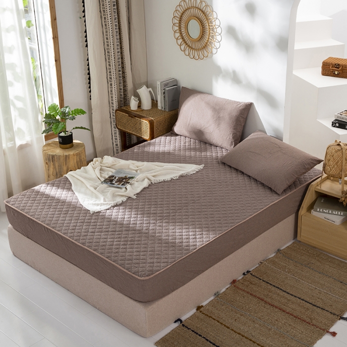 91家纺网 家纺一手货源 找家纺 久典 2023新款全棉色织水洗棉夹棉床笠 咖色