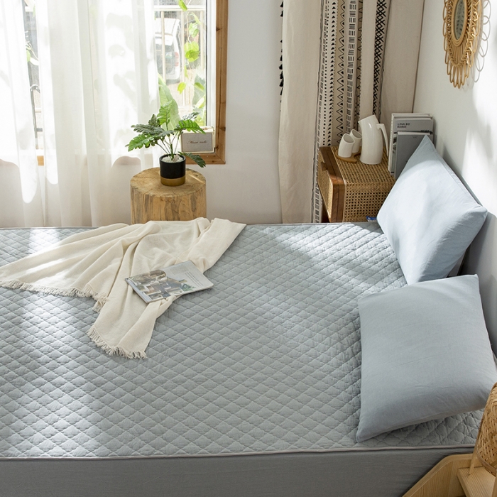 91家纺网 家纺一手货源 找家纺 久典 2023新款全棉色织水洗棉夹棉床笠 浅水蓝